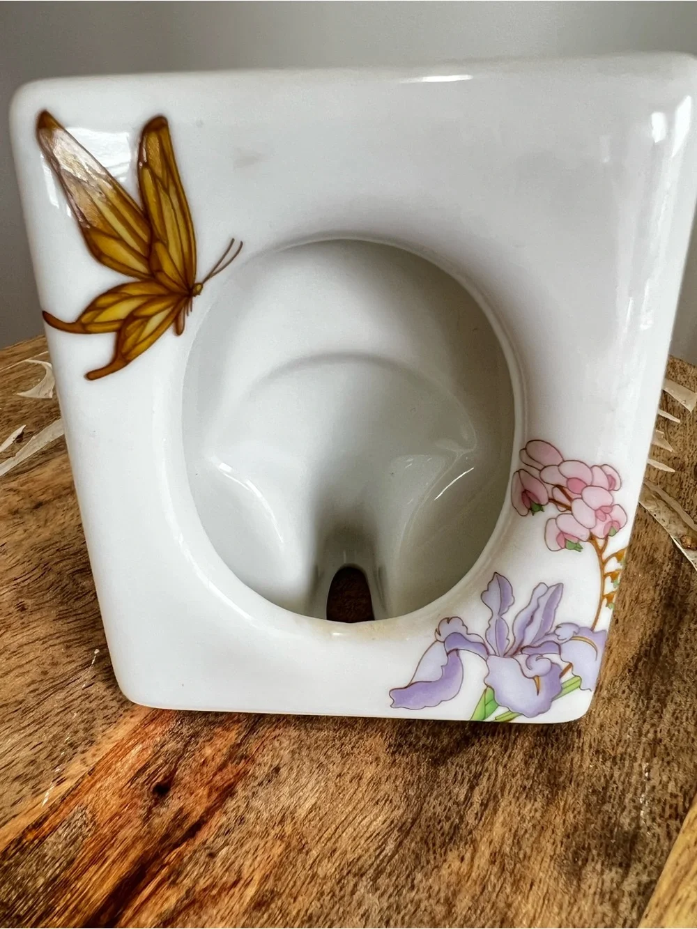 Andrea By Sadek Porcelain picture Frame with Butterfly & Floral Motif